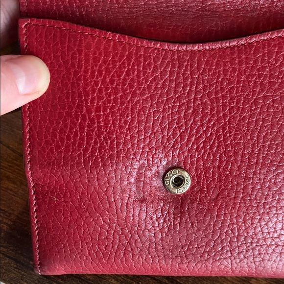 Gucci Crimson Leather Wallet with Gold Emblem - Picture 8 of 16